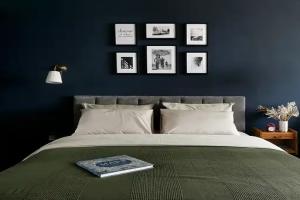 Студия на набережной с видом на реку