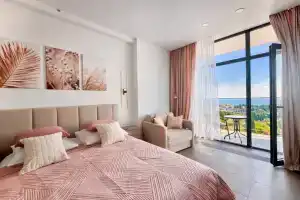 Дизайнерская студия Ls-art-sweet caramel с видом на море с 4 этажа, Алушта