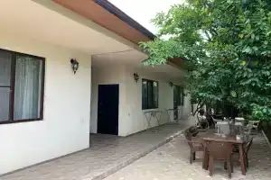 Трёхместный номер люкс, Гагра