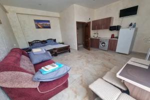 Уютная студия, Ливны