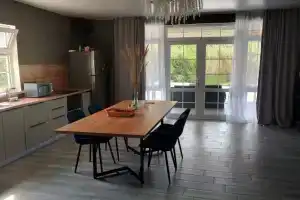 Дом у реки