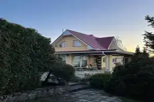 Шикарный дом у озера, Красное Село