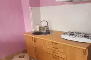 Номер на втором этаже на четверых, Шепси