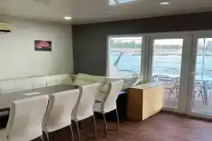 Дом для отпуска «Дом на воде», Волгоград