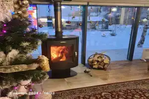 Цветочный домик с камином