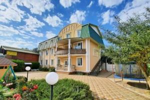 Отель «Экватор», Береговое