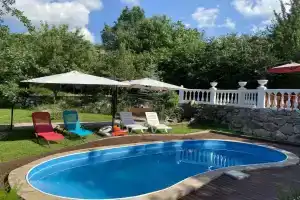 Два домика, природа и горы.Мраморное, Перевальное