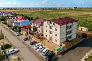 Отель «Sun Life», Благовещенская