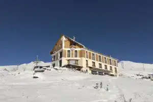 Отель «RezoHut», Гудаури
