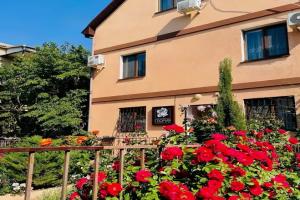 Гостевой дом «Глория», Саки