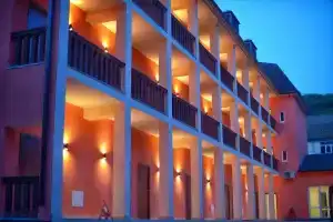 Гостевой дом «Коралловый риф», Нижняя Хобза