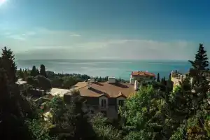 Гостевой дом «Южный Кедр», Алупка