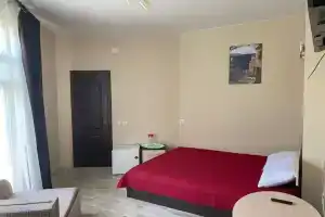 Гостиница «Лето», Ялта