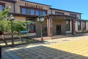 Гостиница «Рики», Крымск
