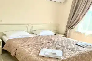 Гостиница «Нина», Вардане