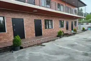 Гостиница у Артура, Леселидзе