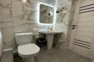 Гостиница «Павлин», Береговое