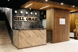 Гостиница «Gill Grad», Небуг