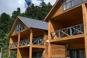 Гостиница «Горная Хижина», Домбай