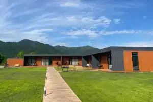 Кемпинг «Идиллия», Анос