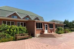 База отдыха «Авалон», Речное