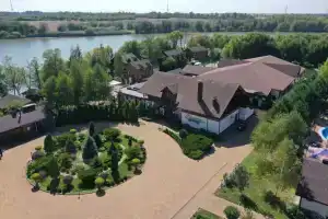 Парк-отель «Усадьба Фамилия», Пластуновская