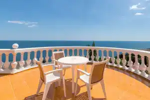 Отель «Ренессанс», Алушта