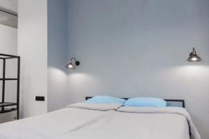 Отель «Lucky» на Набережной, Омск