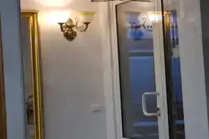 Гостиница «Лаки», Симферополь