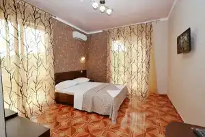 Мини-гостиница «Ахиллес Палас», Кабардинка