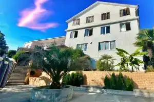 Гостевой дом «Эрика», Лоо