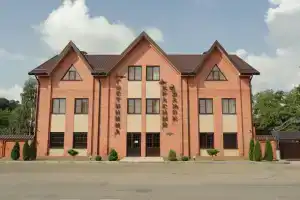 Гостиница «Красный Замок», Новокубанск
