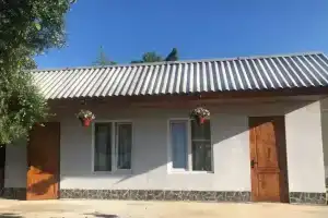 Гостиница «Тея», Гудаута