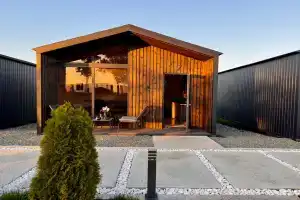 The Sea Villa, Гумиста