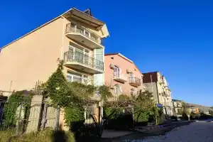 Гостевой дом «Байкер Хаус», Весёлое