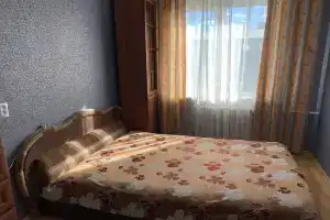 Студия напротив Сквера Пограничников, Красноярск