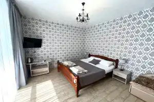 Трёхместный номер комфорт с видом на бассейн, Архипо-Осиповка
