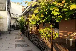 Мини-отель «Людмила», Черноморское