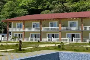 Hotel «Royal», Мачара