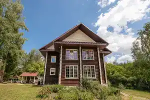 Отель «Березка», Ая