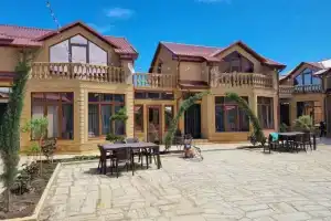 Домики у моря на Шеболдаева, Дербент