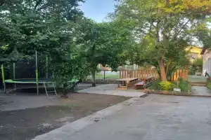 Отель «Golden City», Цандрипш