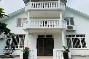 Гостиница «Мариэк», Сухум