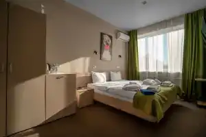 Премьер отель, Мариуполь