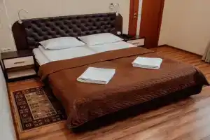 Двухместный номер с 1 кроватью стандартный с окнами во двор и завтраками Шведский стол