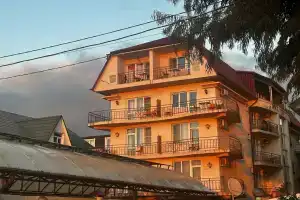 Гостевой дом «Эльбрус» на Просвещения, Адлер