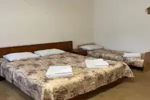 Гостиница «Диана», Широкая Балка