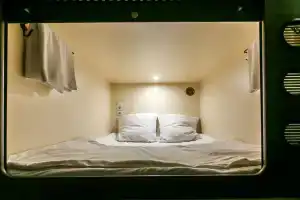 Капсульный Отель InterQUBE Третьяковская, Москва