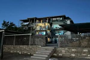 Азов-отель, Щёлкино