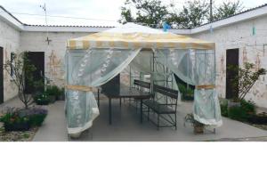 Гостиница у Ларисы, Кача